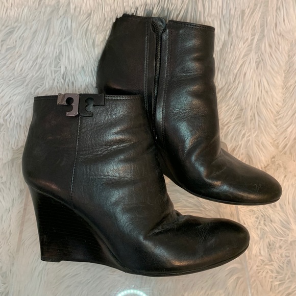Tory Burch Lowell Women Black Wedge Booties - Picture 1 of 8